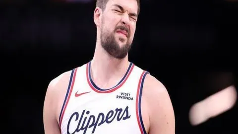 曼联签约韦霍斯特，C罗助力球队新援加盟！